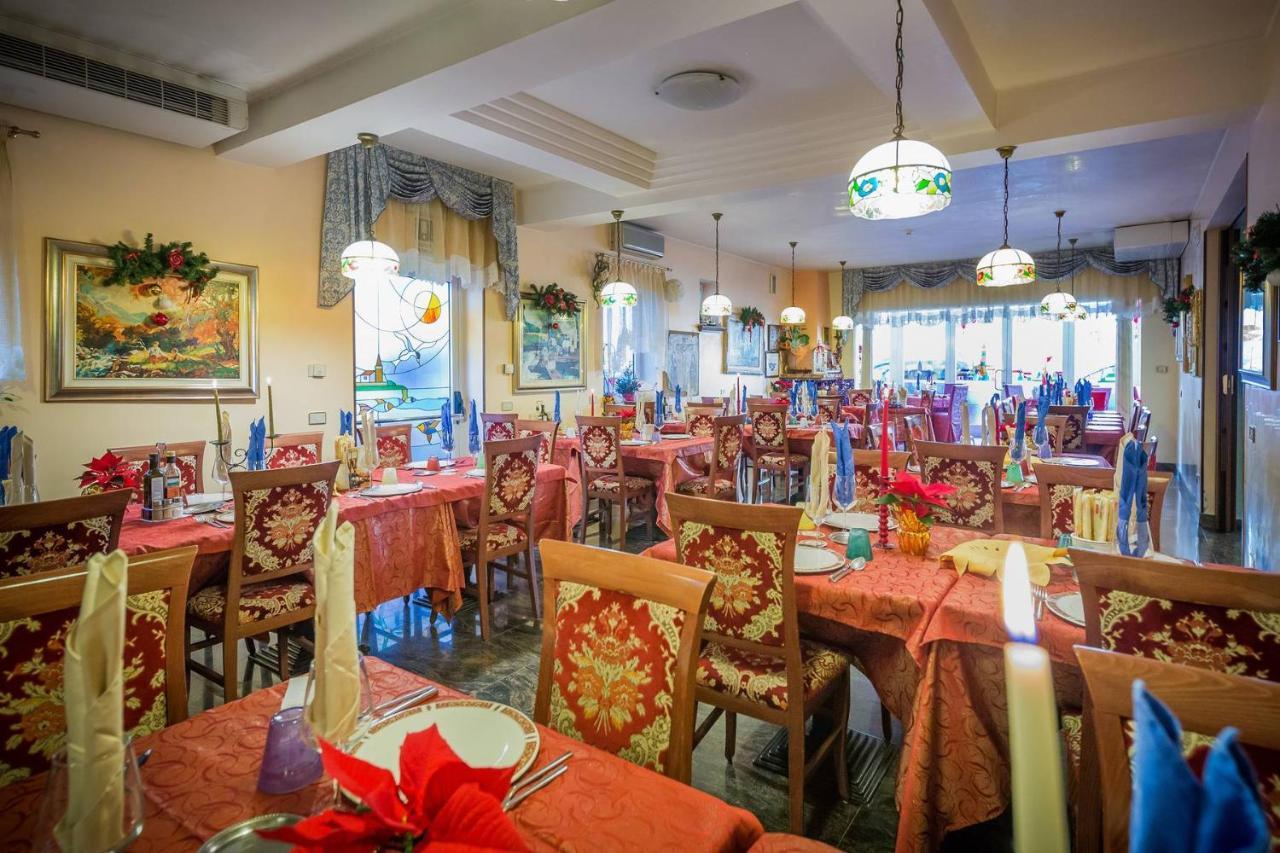Albergo Ristorante Fabrizio Caorle Exterior photo
